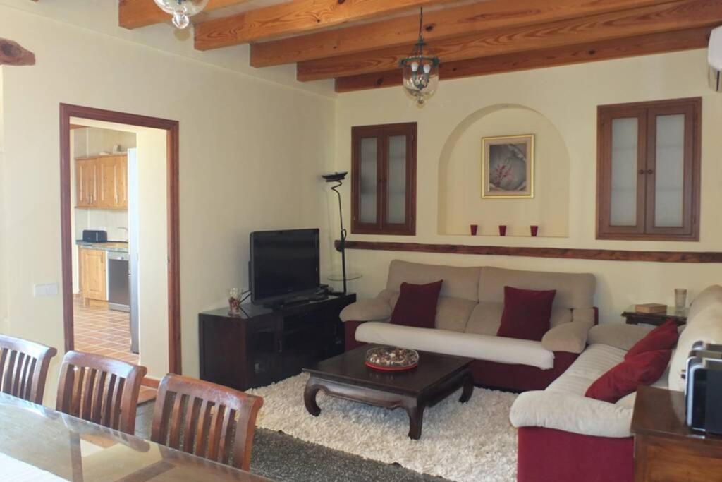 Villa Maria, Bonita Casa Con Jardin Y Piscina Privada En Andraitx Bagian luar foto
