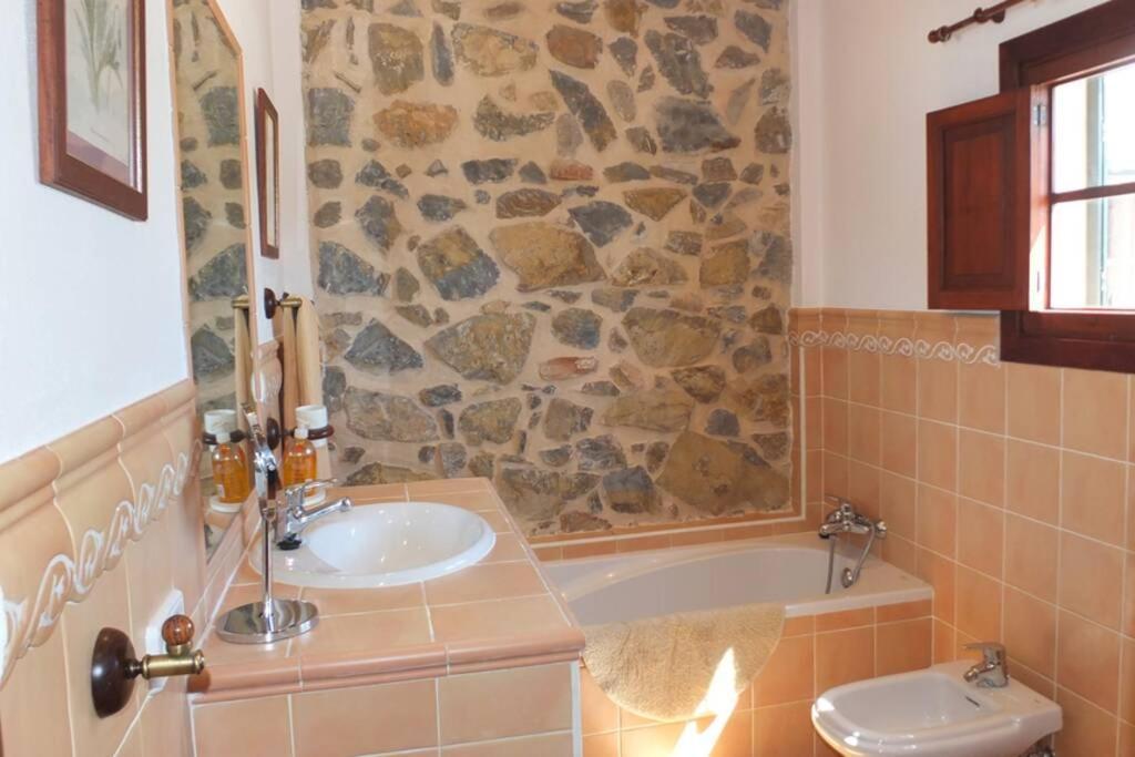 Villa Maria, Bonita Casa Con Jardin Y Piscina Privada En Andraitx Bagian luar foto